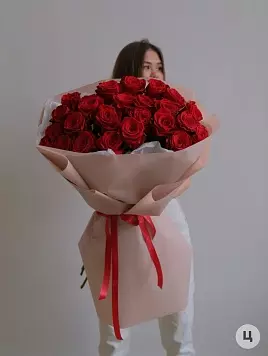 Большой букет из красных роз